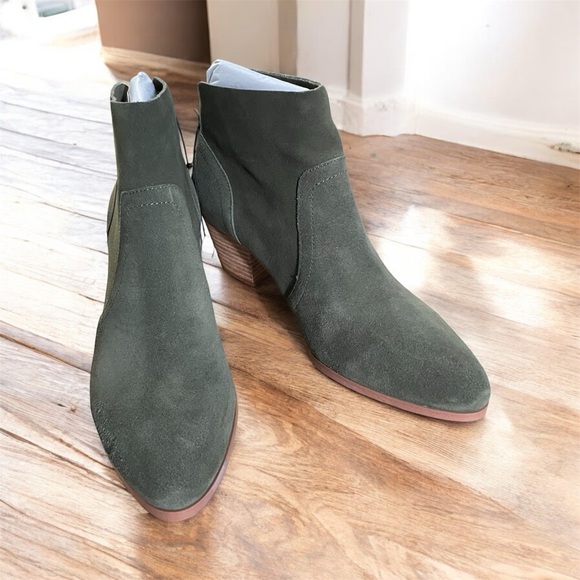 Violet & Red Cupid Ankle Boots Heeled Booties Suede Olive Green Sz 9 Back Zip - Picture 4 of 5